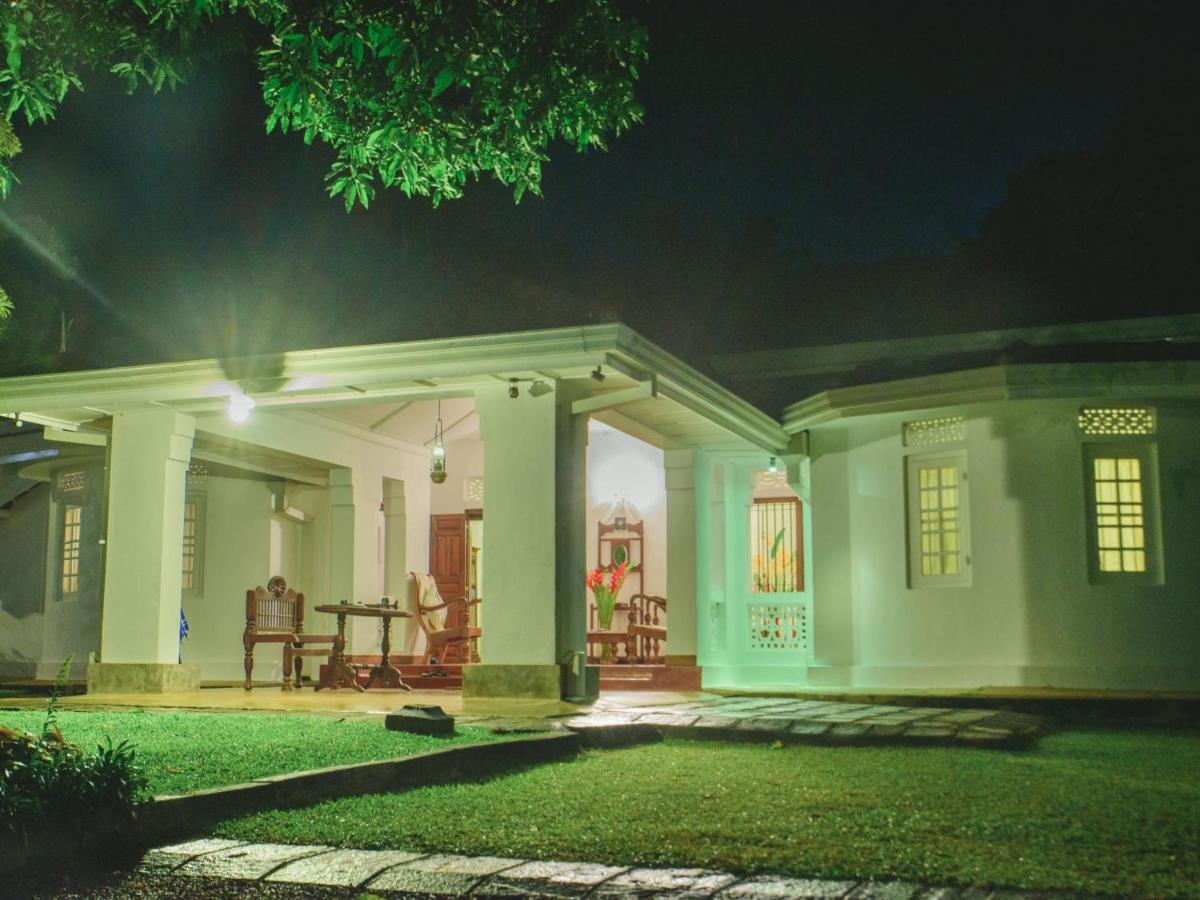 Thalpe Walawwa Heritage Villa Unawatuna Εξωτερικό φωτογραφία
